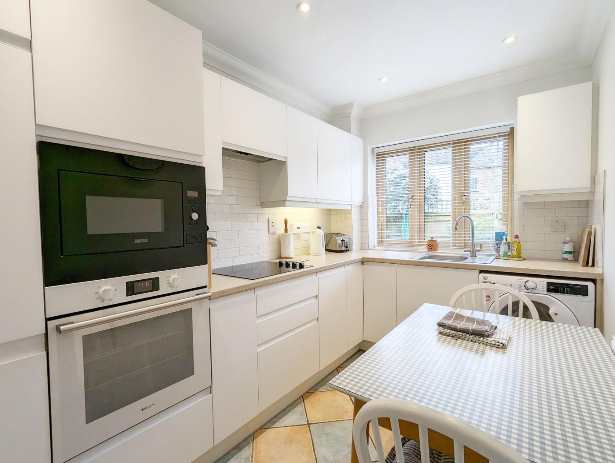 Wisteria Way, Tangmere Exterior photo